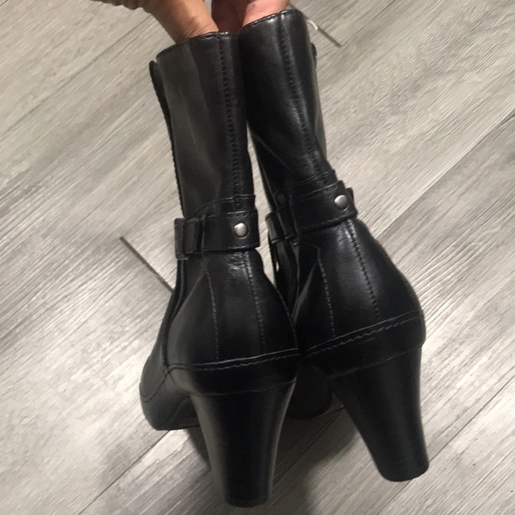 Clarks Artisan Black Leather Buckle Detailed Heeled Ankle Boots size 9 - Picture 9 of 13